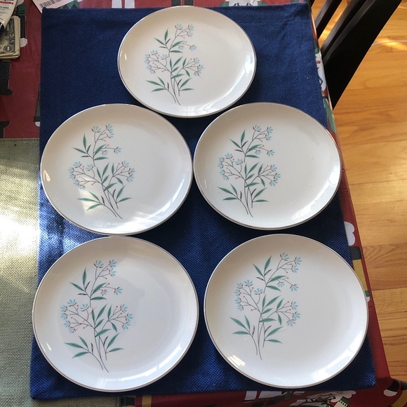 Vintage Floral Patterned lunch Plates Set of 5 - Picture 1 of 6